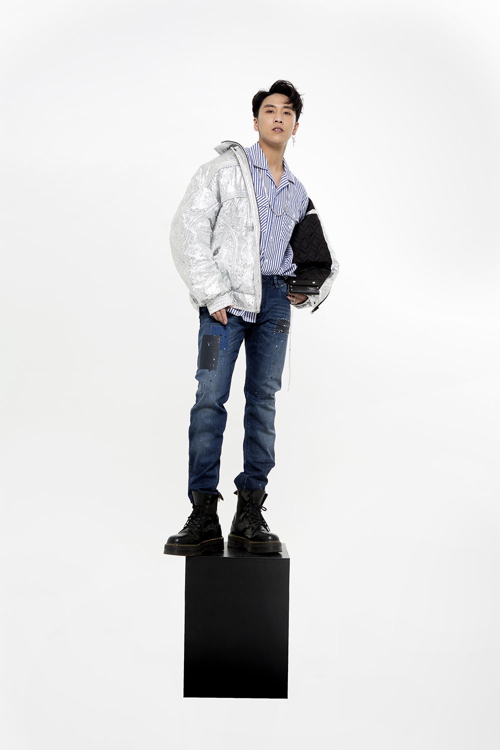 陈乐基最新时尚大片曝光 玩酷造型彰显自由个性