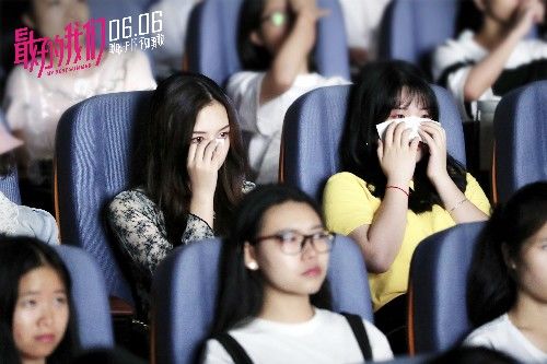 《最好的我们》看哭观众，何蓝逗化喊话陈飞宇：在一起才更勇敢