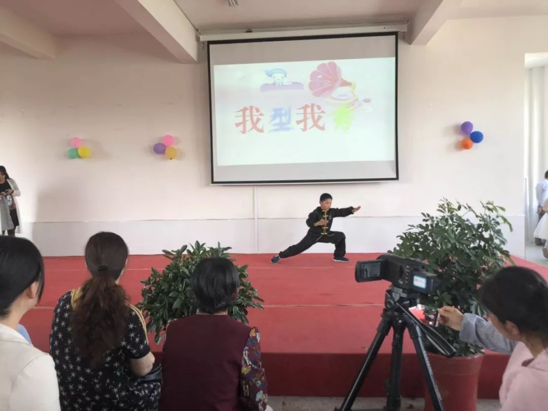 三灶中心小学举行三年级学生十岁成长仪式