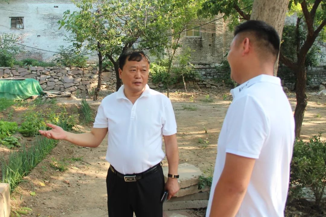 仲宫南部山区党工委书记管委会主任文东河到仲宫视察重点工作