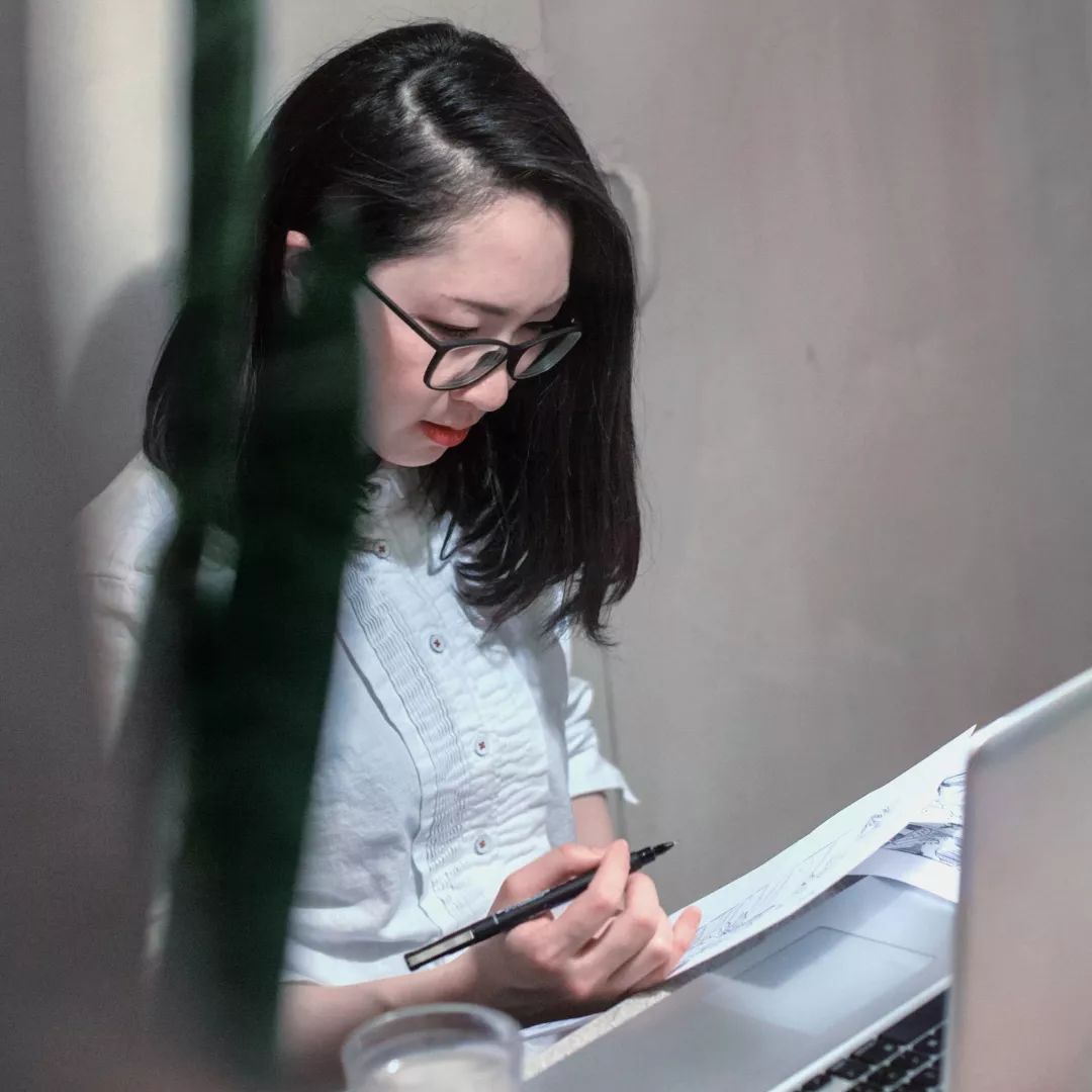 她的插画可能让你掉进故事漩涡独家专访阮菲菲