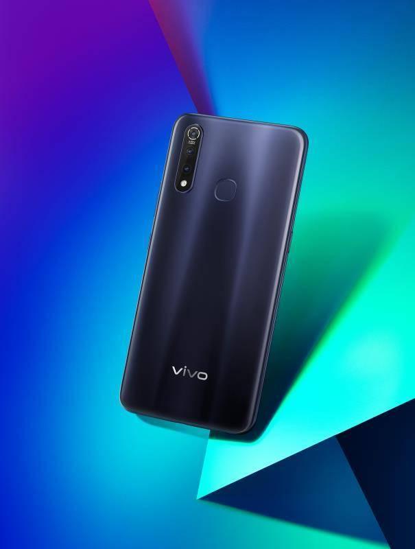 vivo z5x华为畅享9 plusvivo z5x无疑是千元市场中相当令人心动的一款