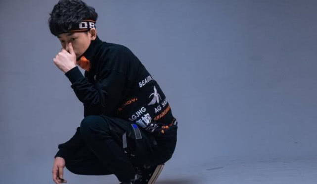 和平精英:技术好长得又帅的几位游戏主播,第四位长的挺别致!_虎牙