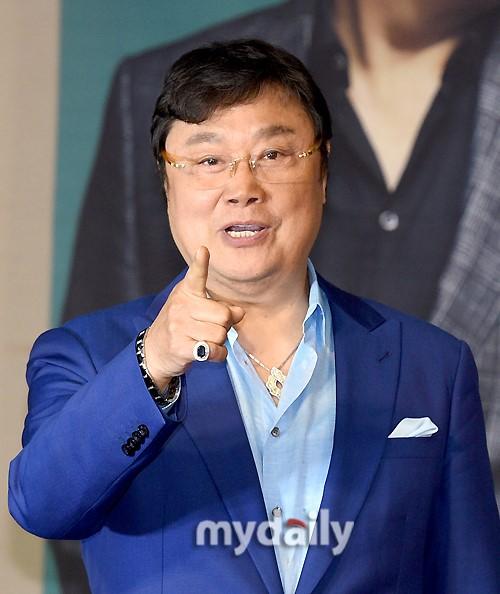 mdphoto韩国歌手金南镇出道55周年纪念限定专辑发布会