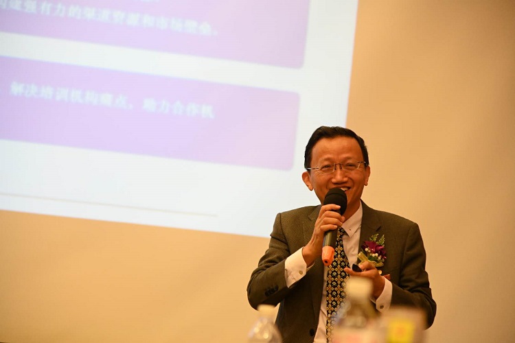点击图片,在新窗口显示原始尺寸
