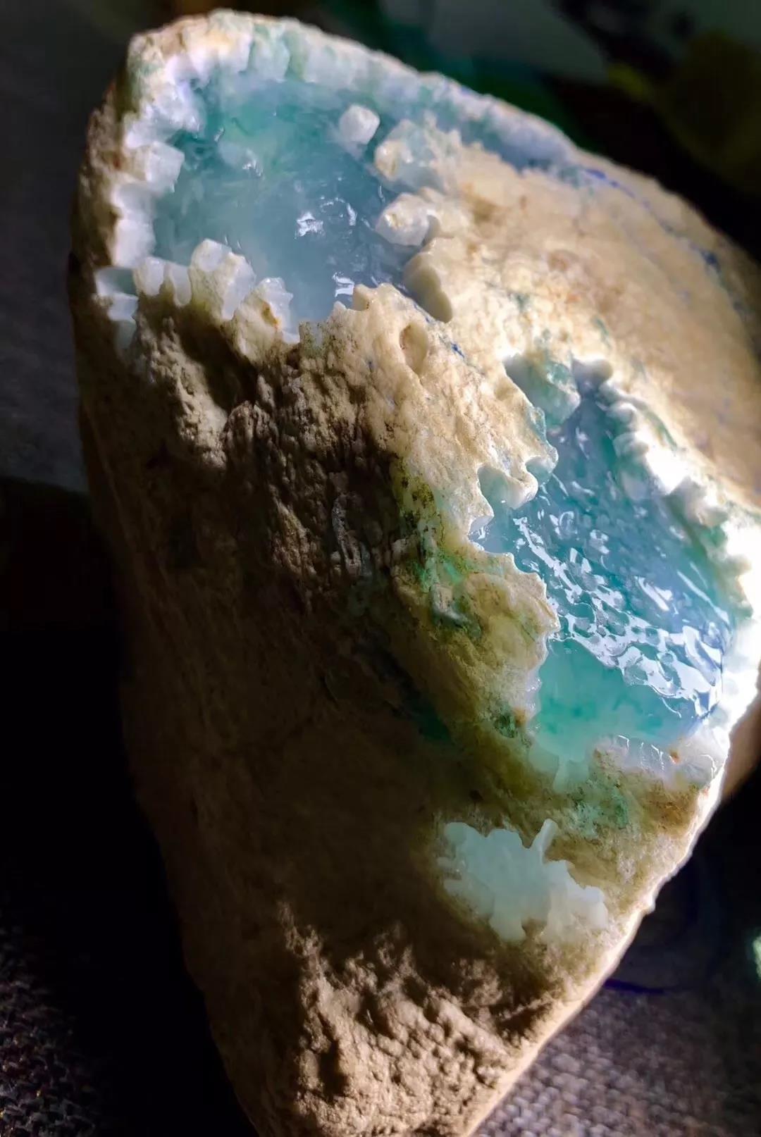 赏析丨神仙场口莫西沙一刀切出极品飘蓝花手镯