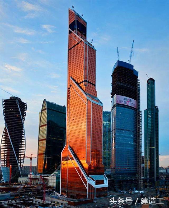 俄罗斯·莫斯科水星城市大厦上海金茂大厦的大厅采用圆拱式的门框