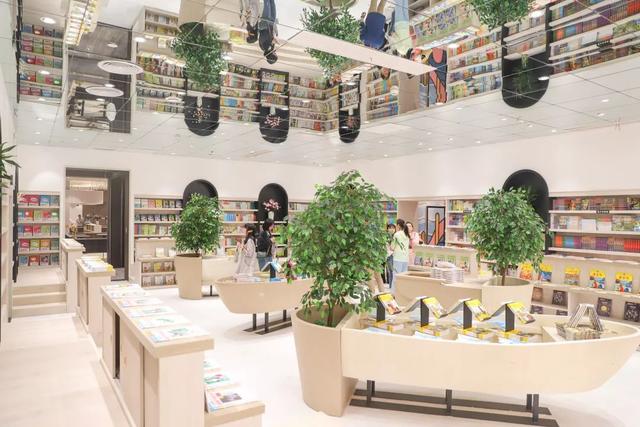 万众期待钟书阁武汉首店来了就在群光二馆