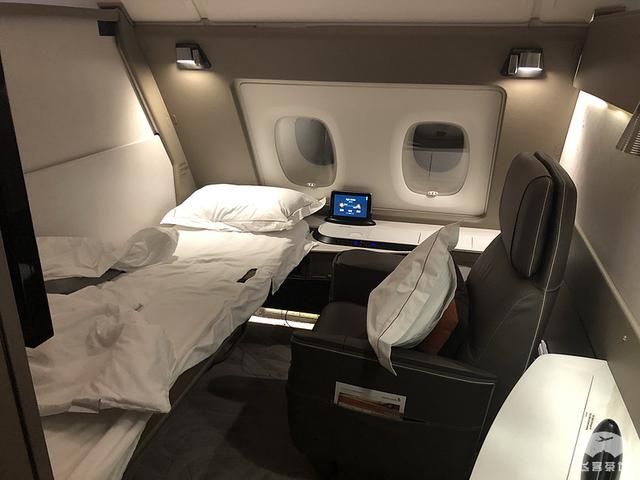 原创世界最大的客机a380新航头等舱套房一架飞机只有六个座位