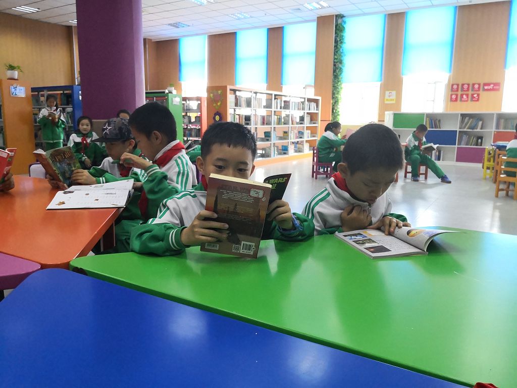 结对子种文化齐齐哈尔市图书馆携手东路小学举办我爱鹤乡绘画展