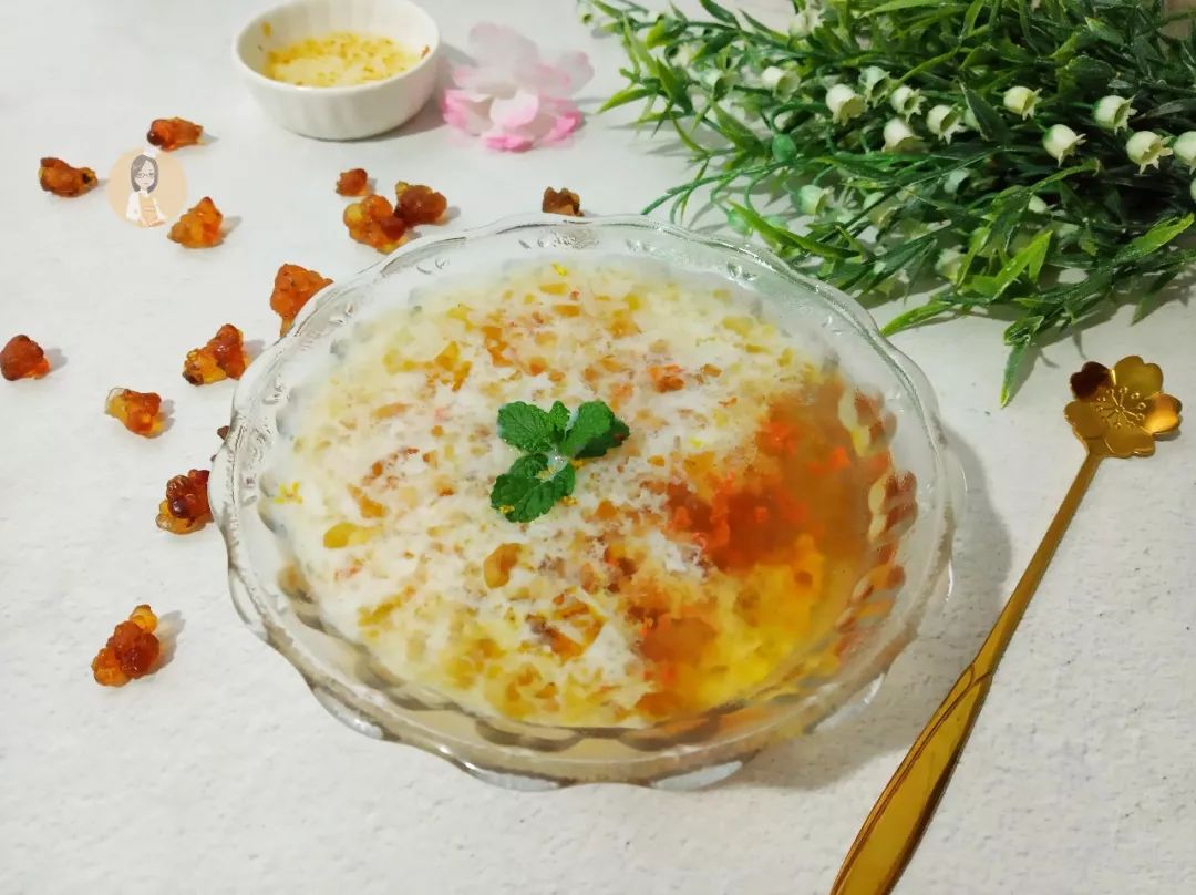 原创桂花牛奶桃胶,滋补养颜又好喝,一口奶锅就能做出的美味甜品