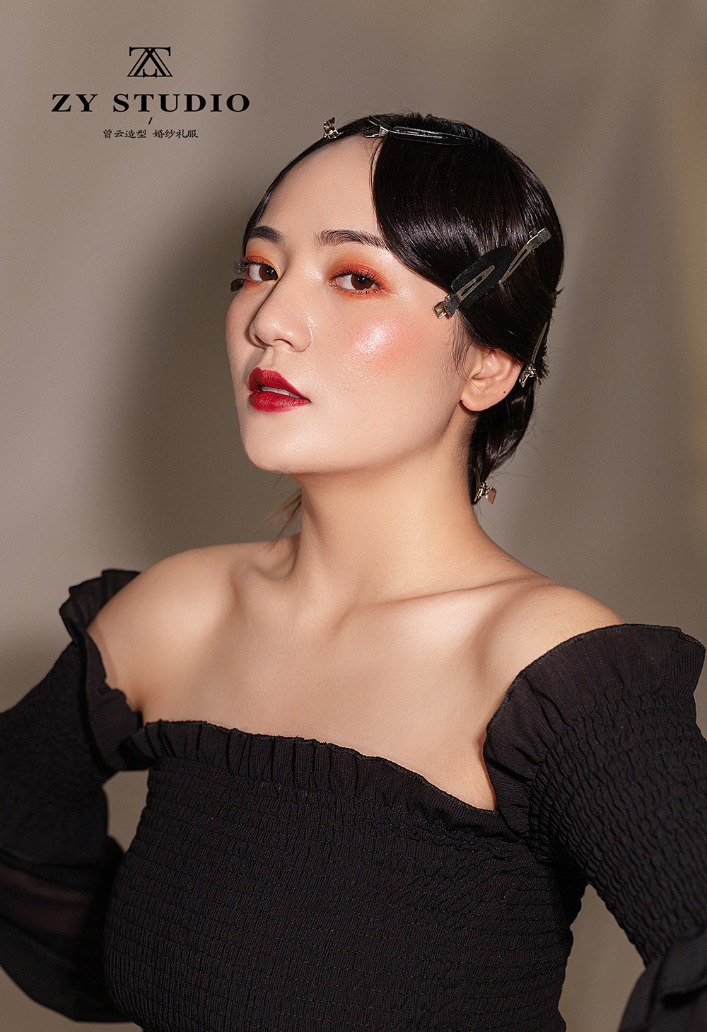 曾云化妆造型师"接受新鲜事物,延伸感自然而来.