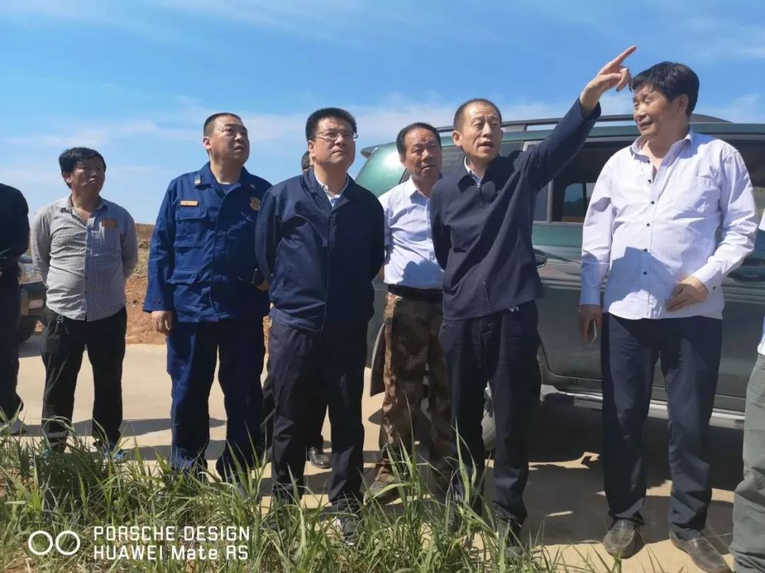 晋城市委书记张志川现场指挥灭火工作