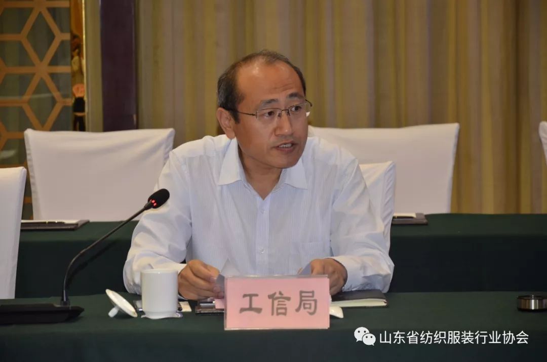 座谈会由商河县委副书记,县长郅颂主持.