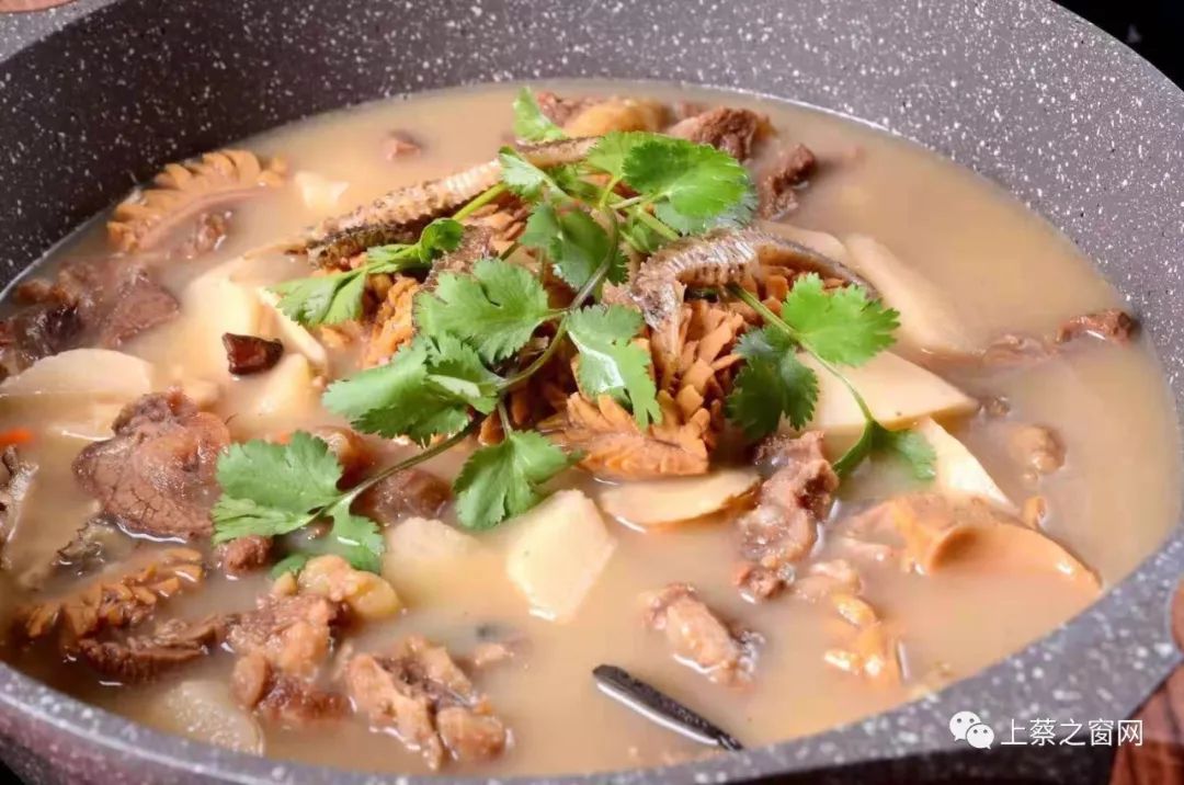 本店主营五香驴肉,驴板肉,驴鞭,驴肉烩面,驴肉包子及各种精品凉菜