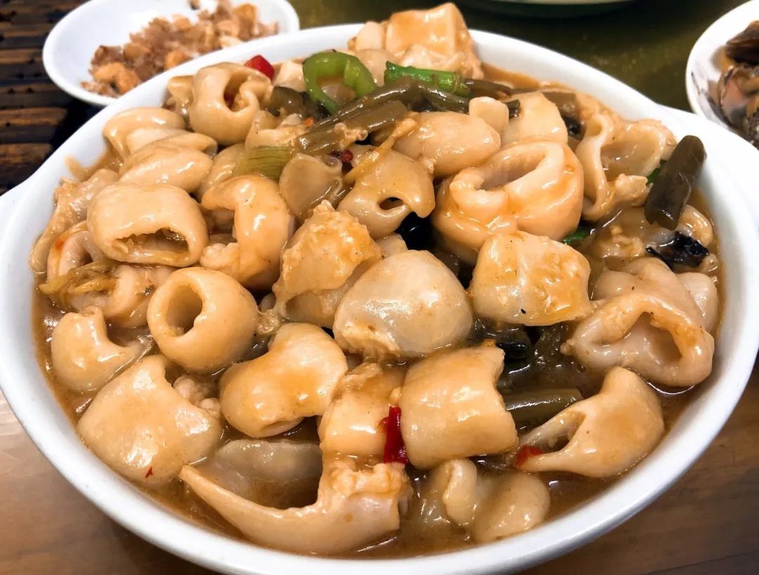 天热没胃口搞盘客家炒猪肠来食