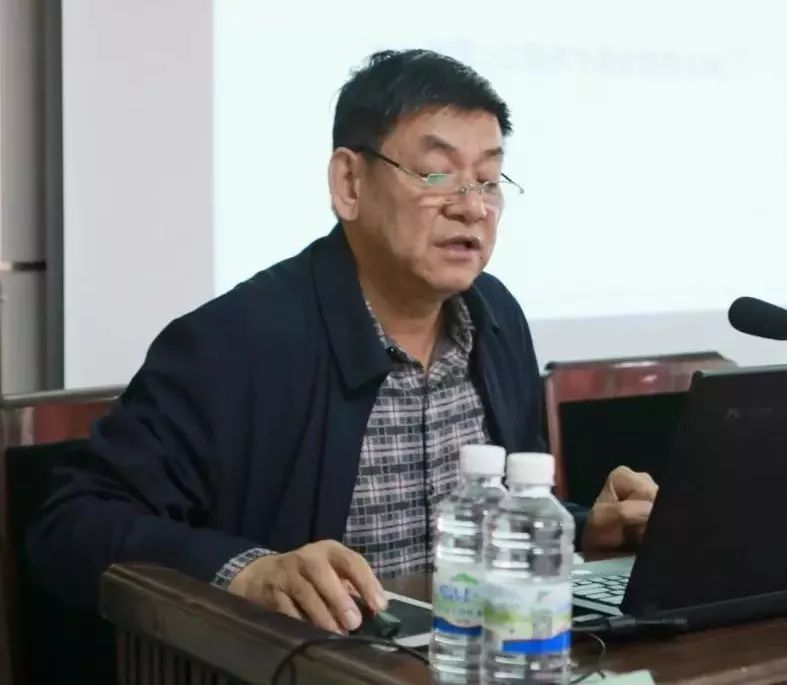 (图:樊建华院长讲医改)