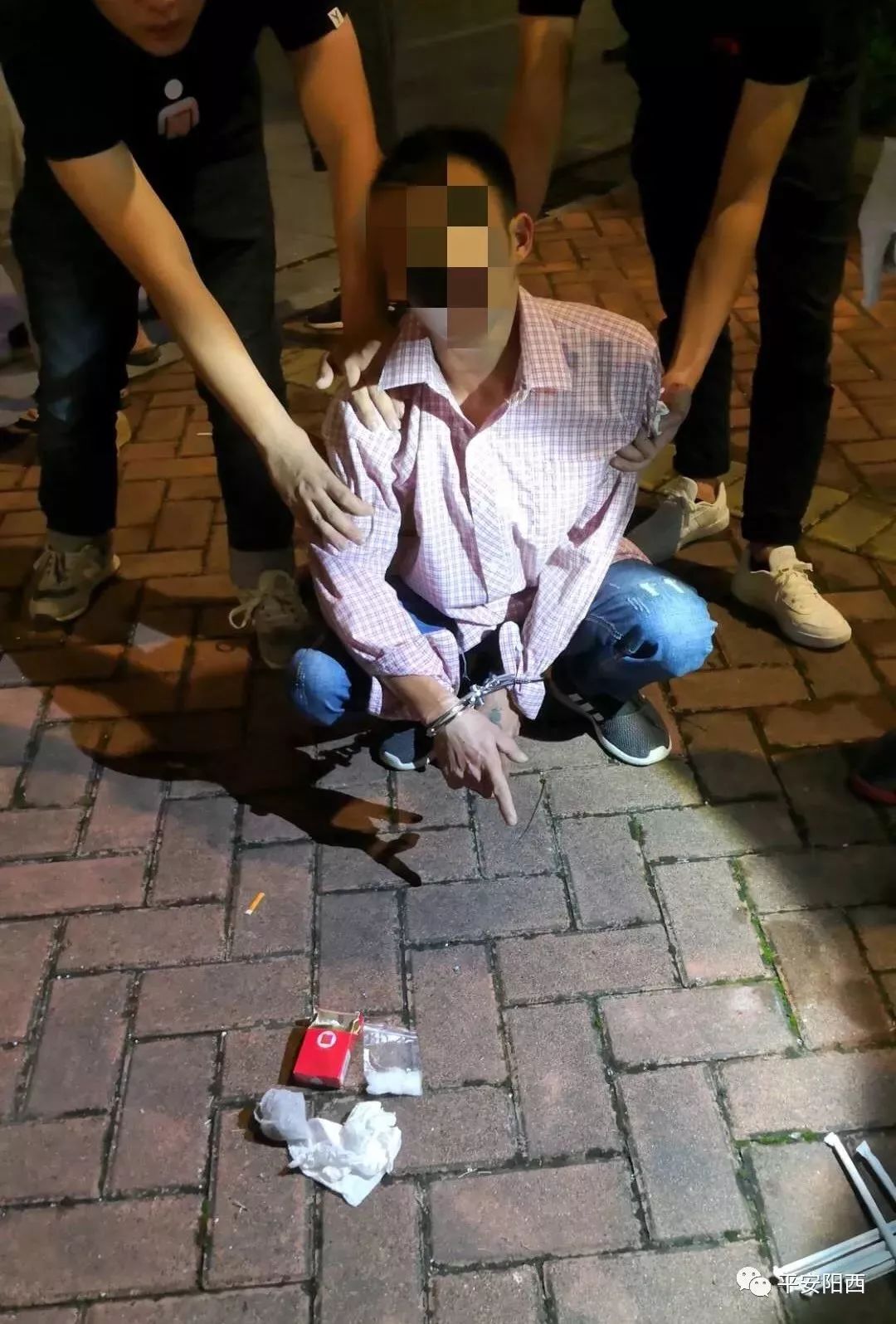 目前,犯罪嫌疑人陈某权,吴某华和卢某利已被警方依法刑事拘留,违法
