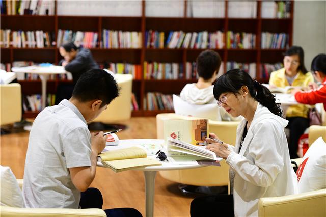 【周末来敦煌市图书馆】静享静谧读书时光
