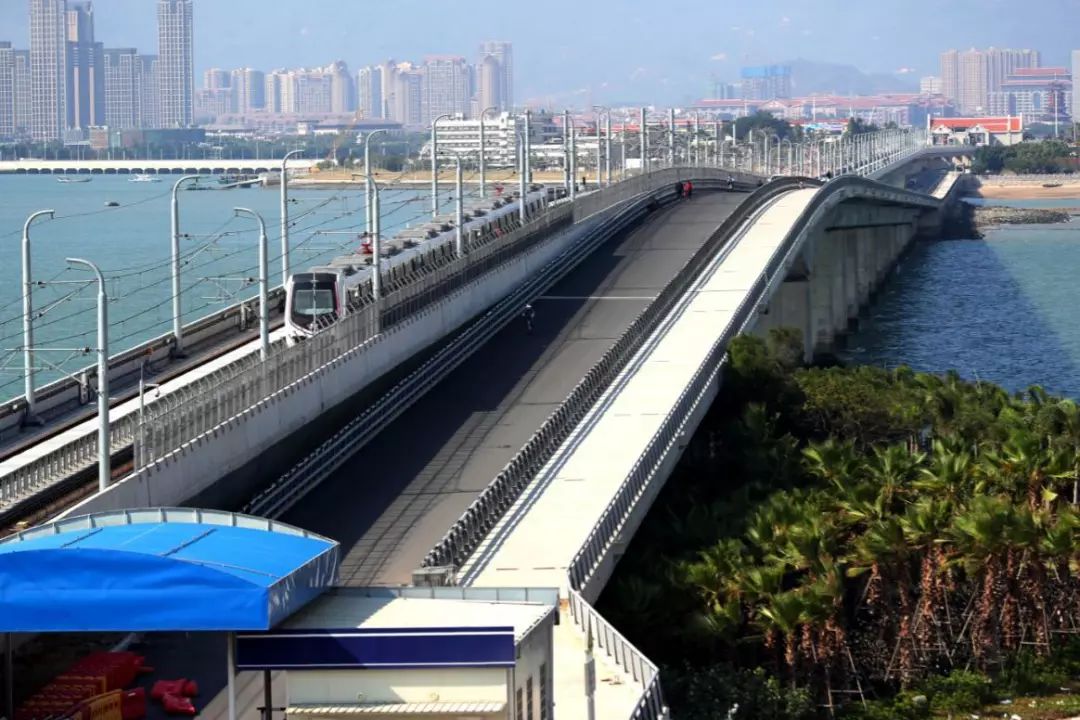 三航青年开启时光穿梭之旅_厦门