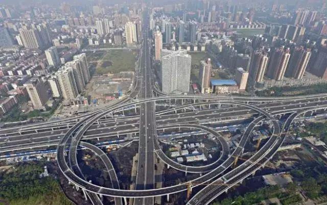 好消息交警测试新措施提升农业路京广快速路高架桥通行效率