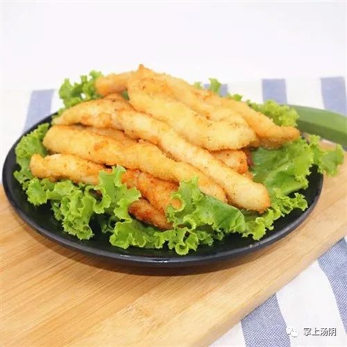 美味的鸡柳配一杯冷饮夏日里的绝配汤阴的芝士控们甜冰天降的全芝士