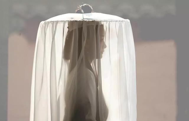 那些戴斗笠的古装美女,杨蓉美艳妖娆,杨幂简直不要太帅了!