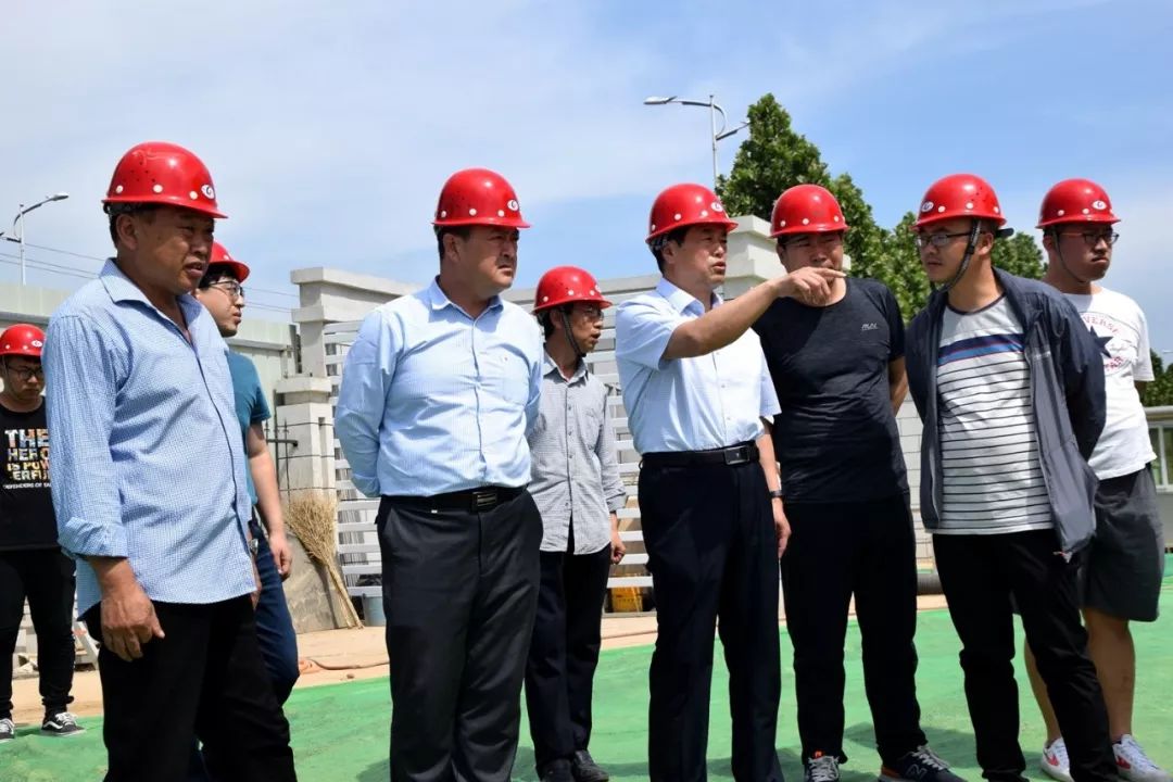 李文耀调研县医院河西新院建设情况