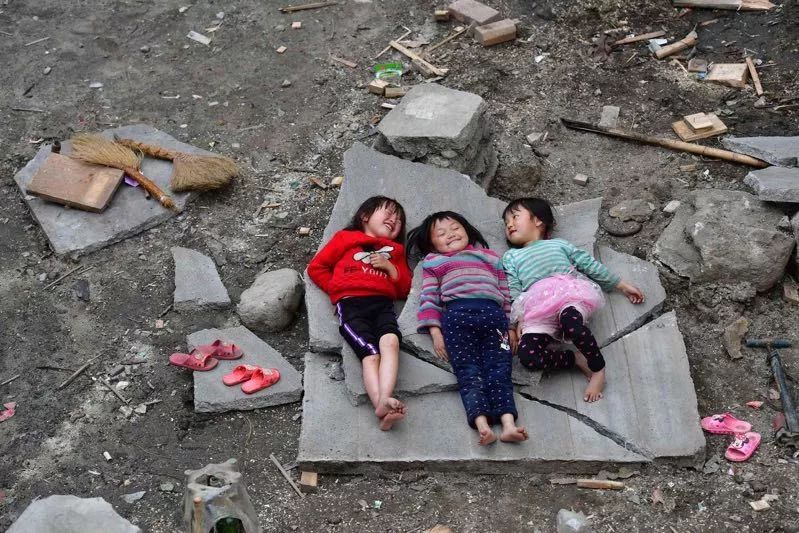 9910公益行六一来了让我们去看看山里的孩子们