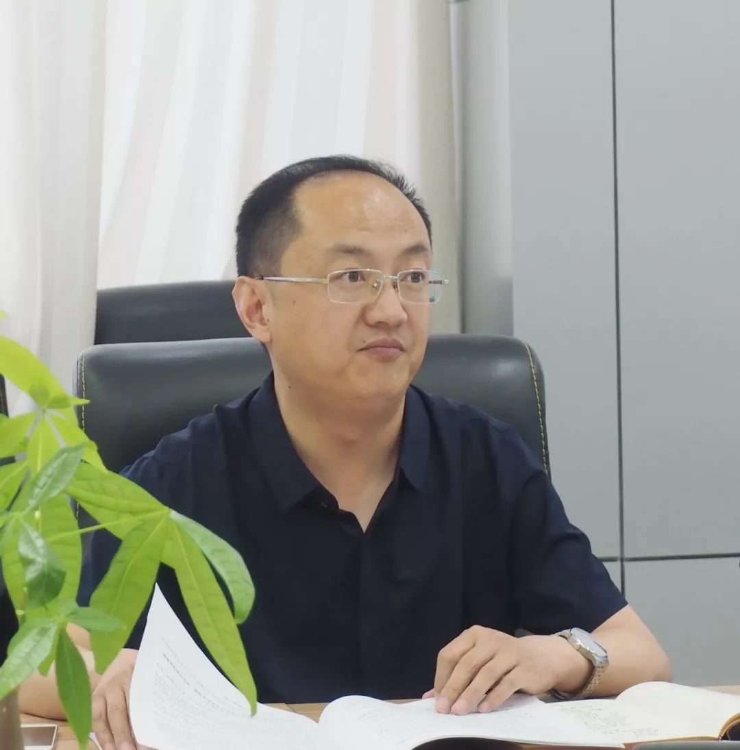 平邑一中召开落实全县高考中考工作会议精神暨师德师风建设专题会议