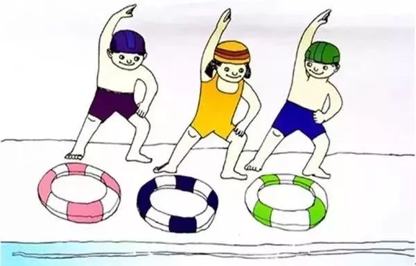 若要下水游泳,记得要提前做好全身运动