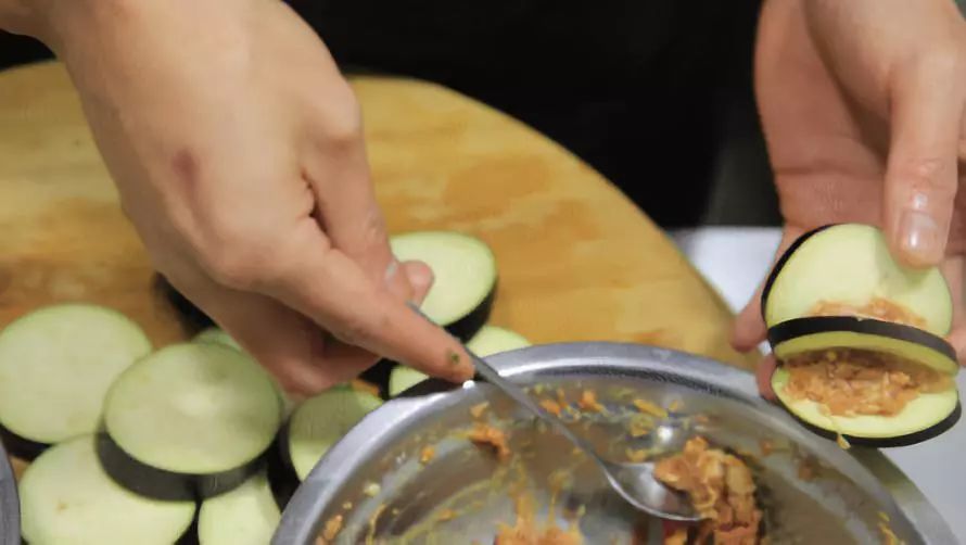 茄子怎么做好吃？教你新做法，简单易学，好吃又下饭_肉馅