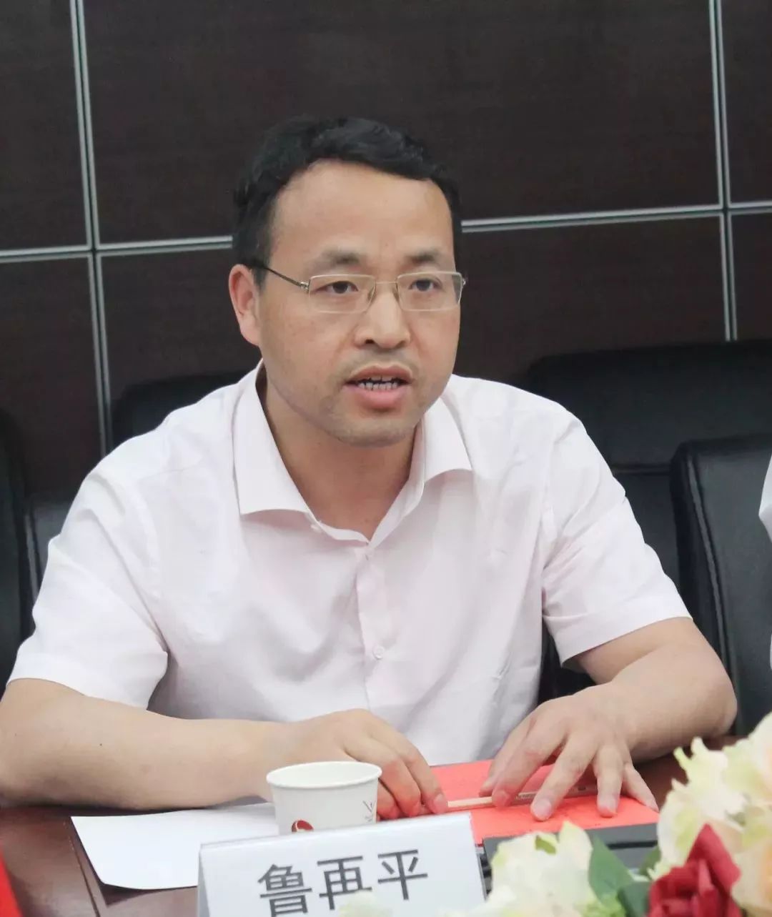 枝江市委书记刘丰雷一行考察华人集团