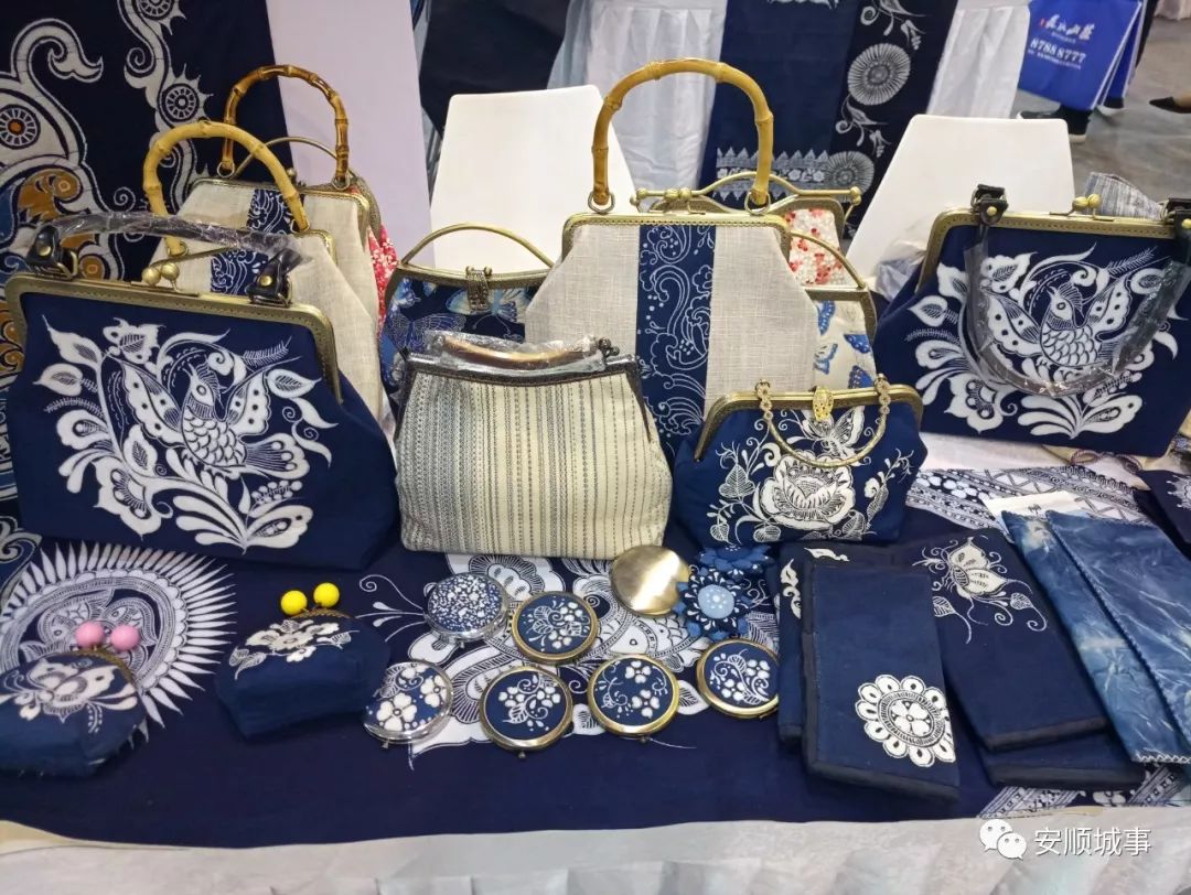 现场直击:安顺"名牌"在青岛成流量网红,_蜡染