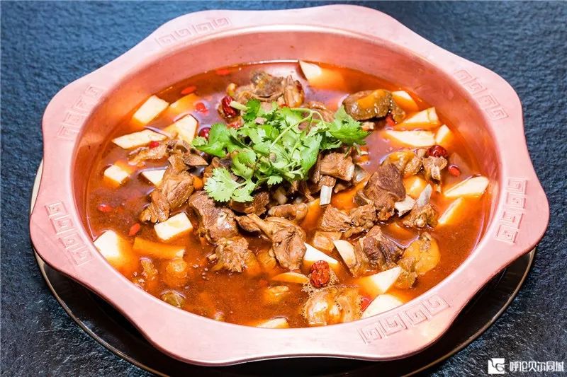 惊爆海拉尔来了一家烫皮羊肉锅一口香到姥姥家