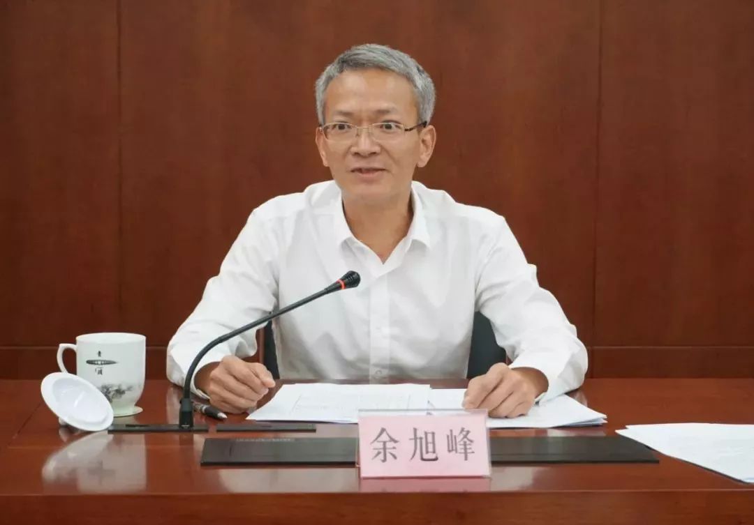 召开消防安全整治工作专题会,区委副书记,区长余旭峰主持会议并作部署