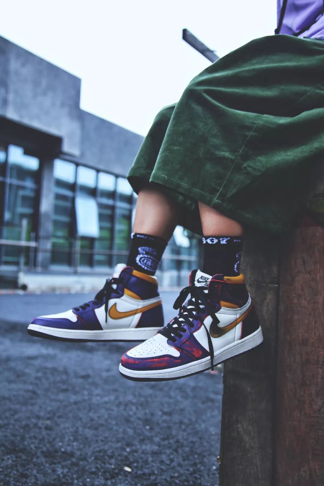 4dress把刮刮乐aj1踩脚下的他们竟然刮出了一份送你们的大奖真送不