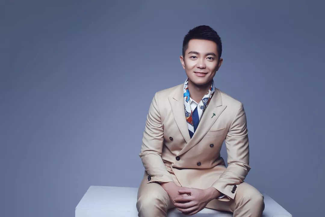 刘 艺重庆交通广播主持人我是刘艺,这里是一路倾听.