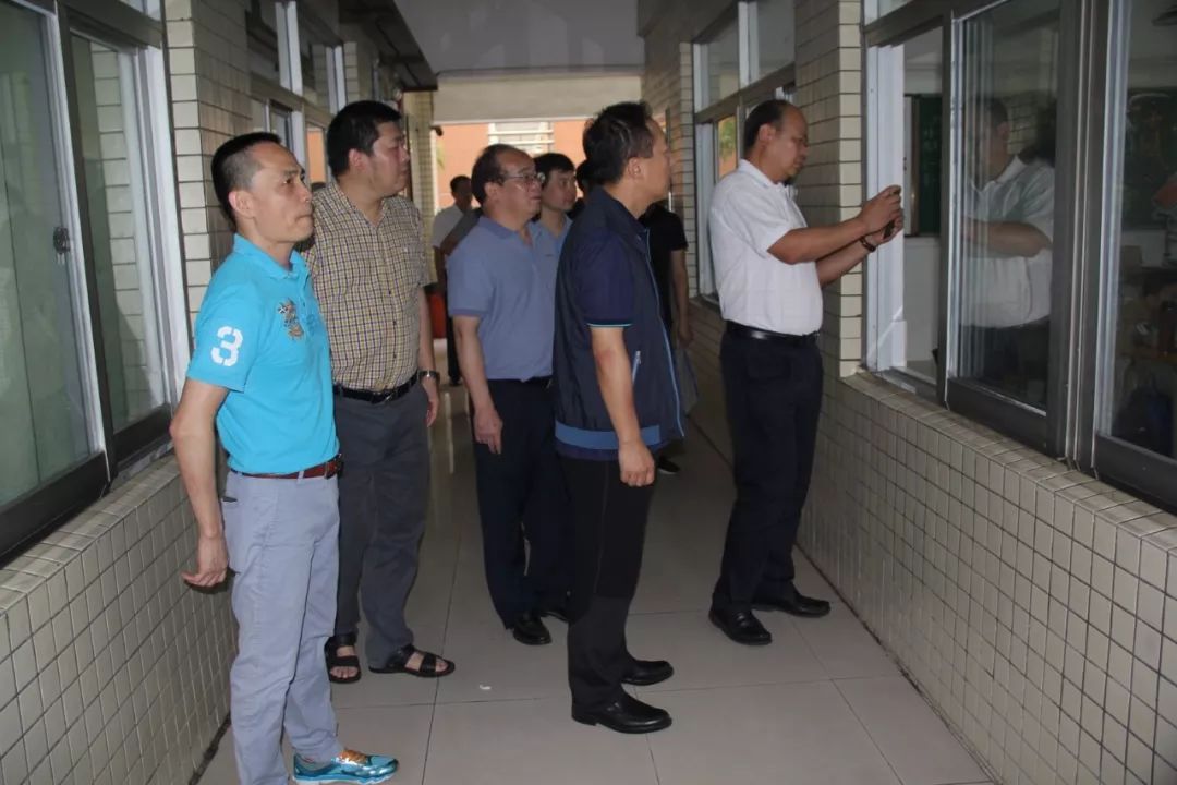 市委常委杨晓棠一行调研东莞体育运动学校