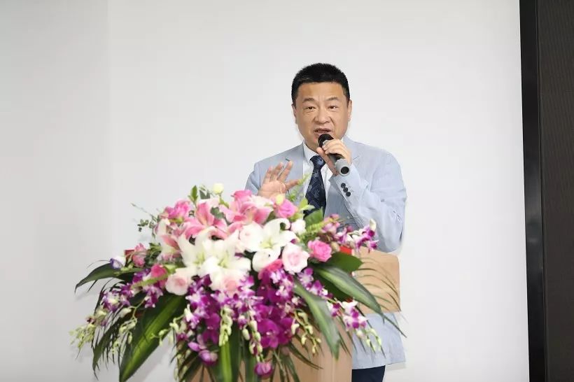 劳杰教授《人工智能与肢体功能》徐文东教授《健侧颈7移位治疗中枢性