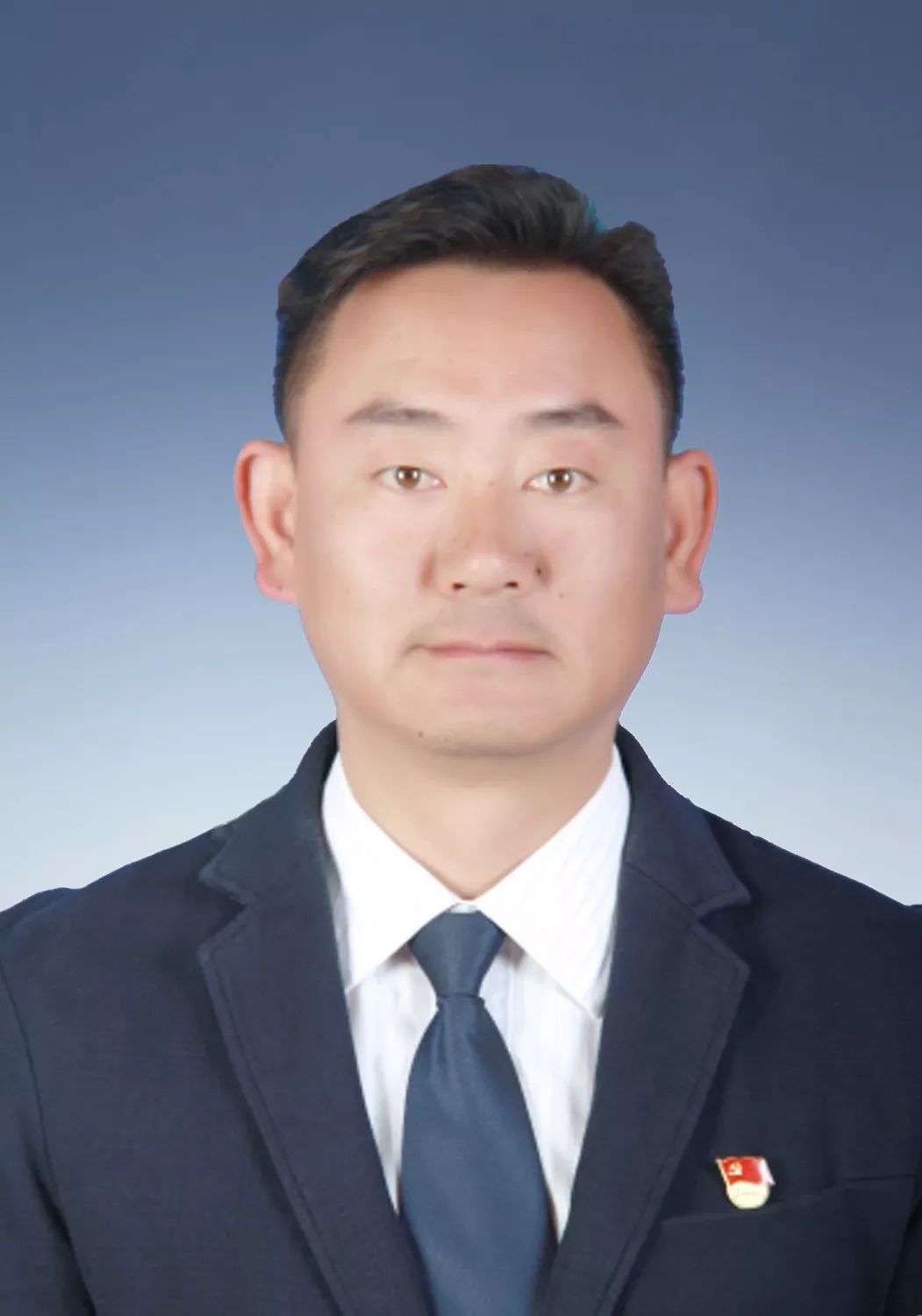 2001年8月参加工作,现任通海县秀山街道党工委委员,纪工委书记