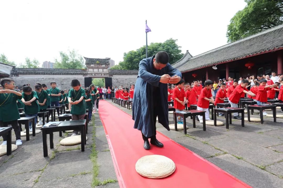 拜孔仪式暖场音乐(拜孔仪式暖场音乐下载)