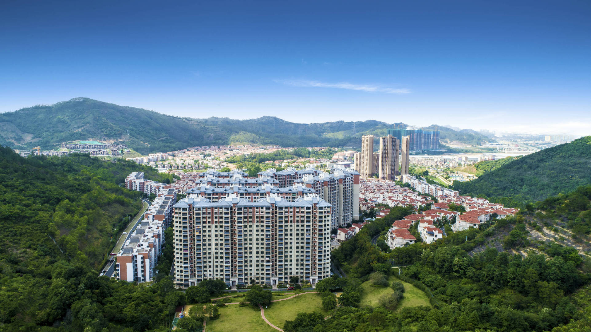 半城山色半城湖这个夏天一定要来这个城市打卡哦