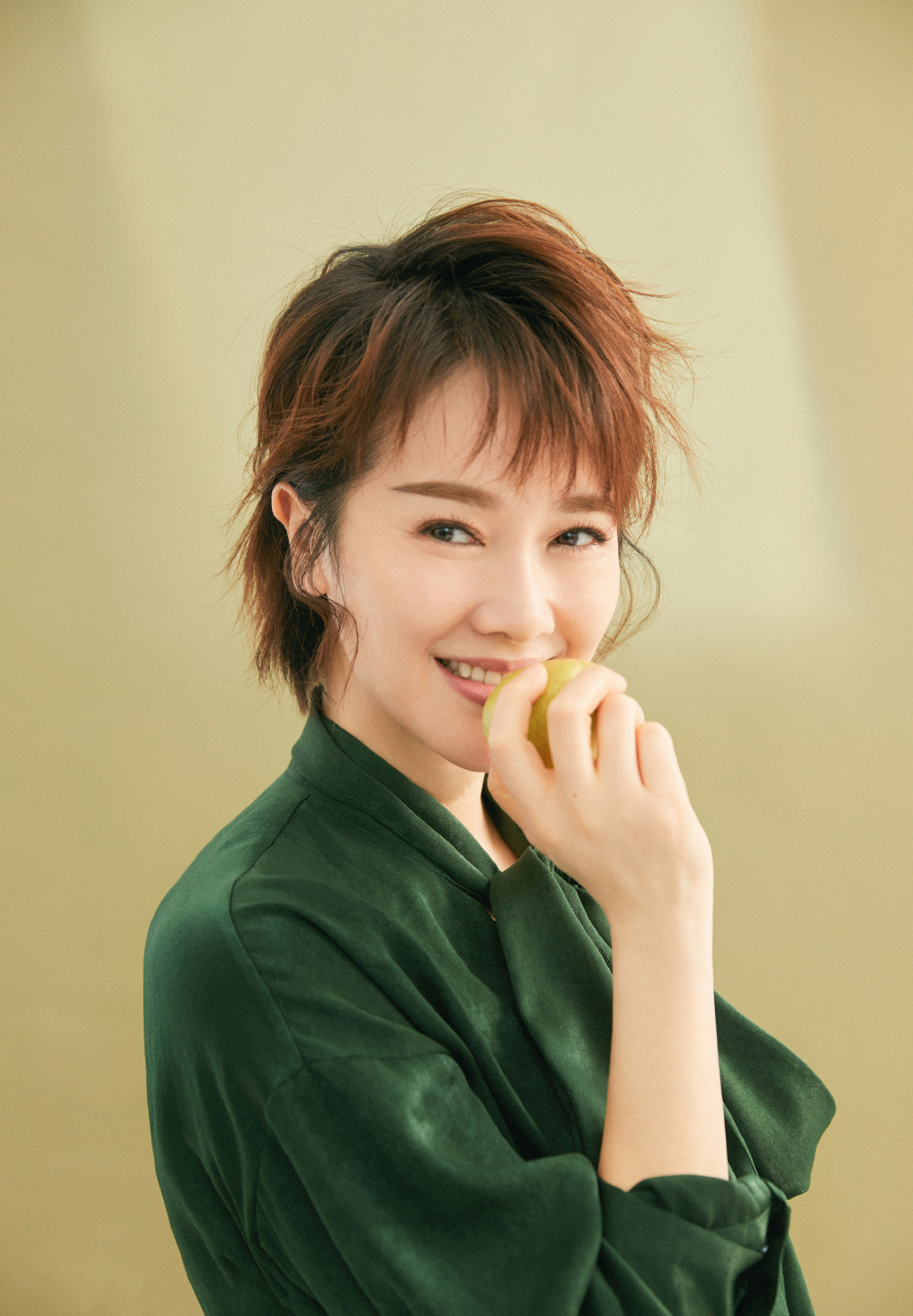 左小青:不老女神范,网友:岁月对她格外温柔