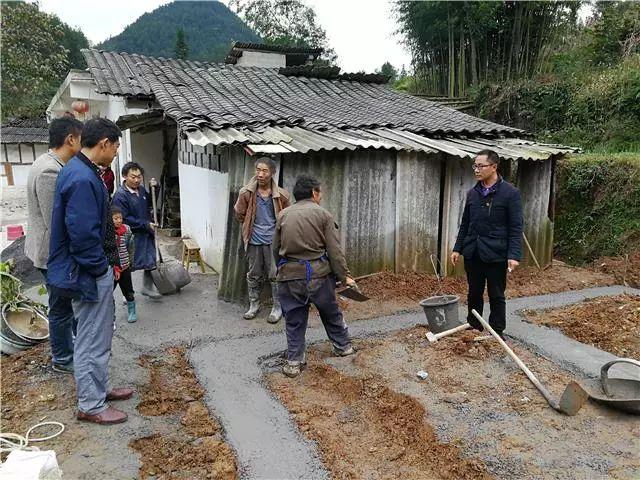 扎根山乡 挥洒青春 致富花开 ——记县人大代表,石朝乡副乡长,京竹村
