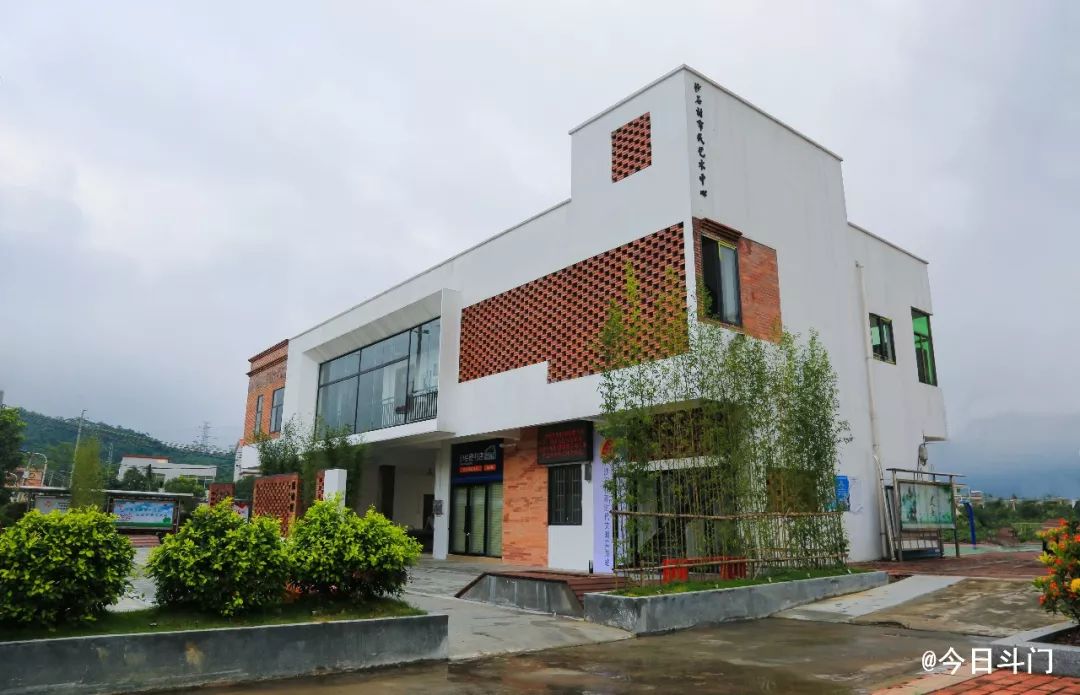 市委常委宣传部部长龙广艳到斗门调研新时代文明实践工作推进情况