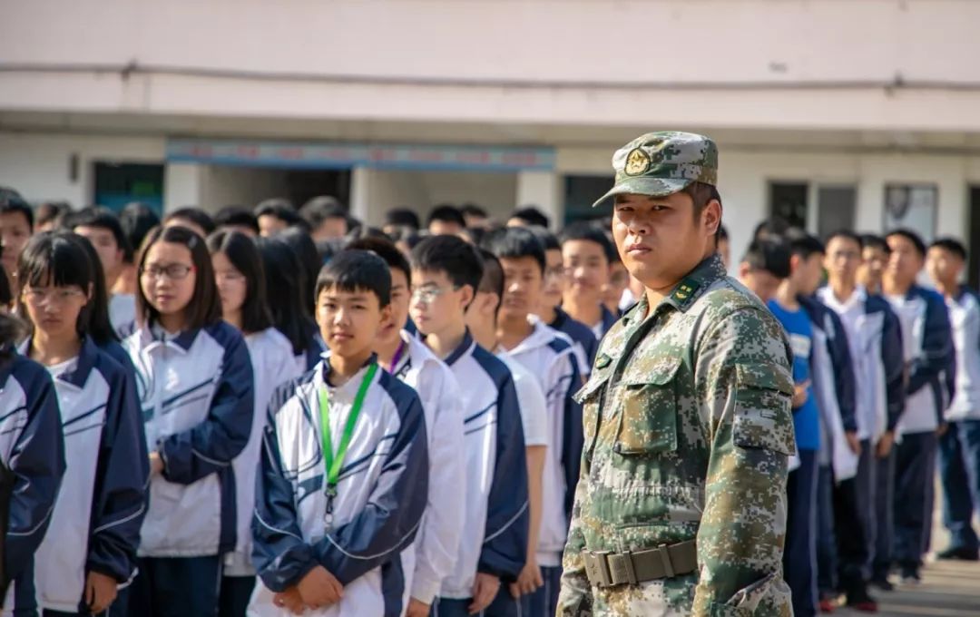 灵江中学举行消防逃生安全演练暨消防安全教育活动