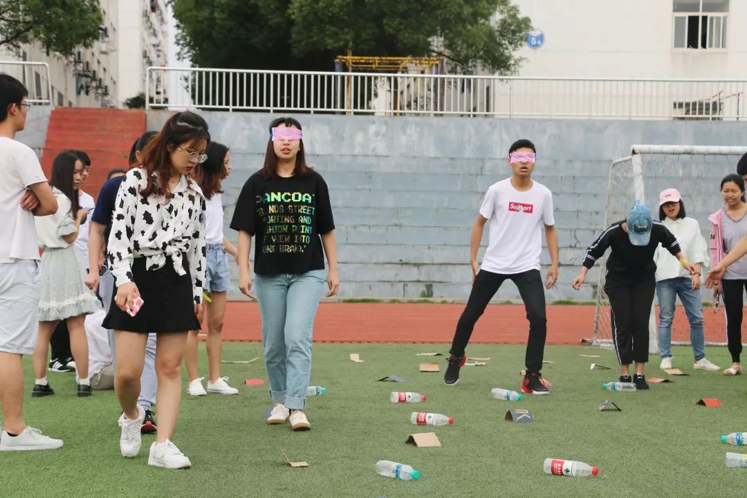 地雷阵  滑动查看下一张图片>>混合接力   滑动查看下一张图片 >>数字