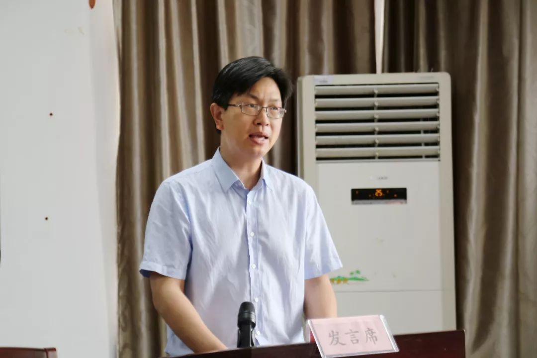 区卫健局科研教育科科长赵俊,瓶窑镇教育卫生办主任吴袁庆,浙江大学