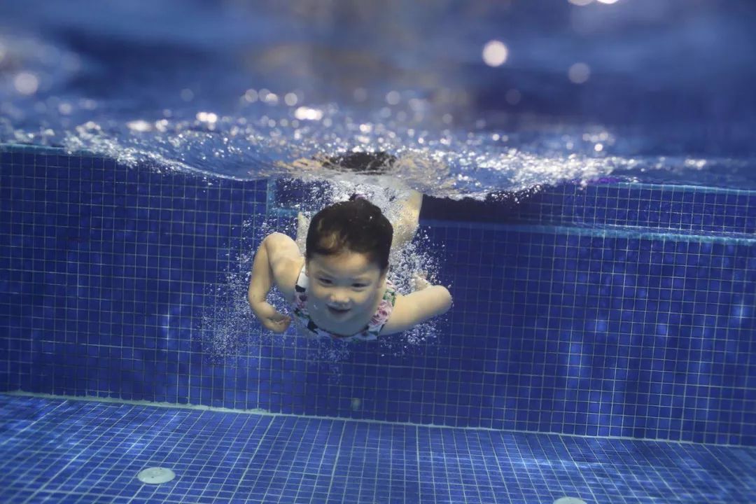 loong干货关于宝宝游泳时耳朵进水你了解吗